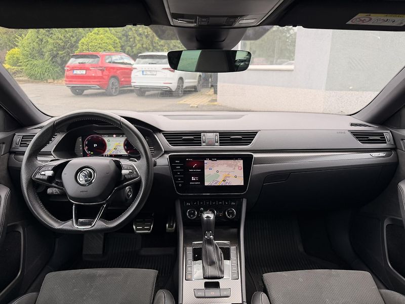 Škoda Superb COMBI 2,0 TDI 4x4 SPORTLINE - fotka 8 z 14