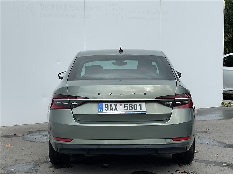 Škoda Superb 2,0 TDI DSG Style Plus NAVI - fotka 23 z 23