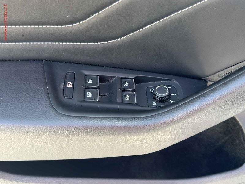 Volkswagen Passat (2019) 2.0TSi, 2.maj,ČR, DSG, LED - fotka 11 z 20