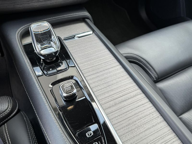 Volvo XC90 B5 (nafta) AWD VENTILACE +kola - fotka 26 z 50