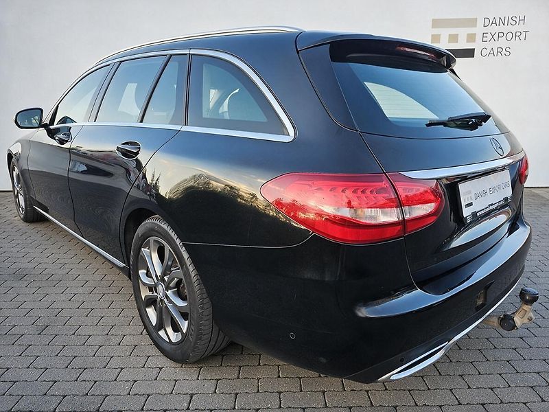 Mercedes-Benz Třídy C (2016) C220D 125kW 4MATIC 7G AIRMATIC - fotka 7 z 50