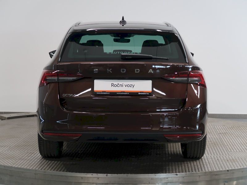 Škoda Octavia (2025) EXCLUSIVE SELECTION 2.0TDI 110 - fotka 9 z 43