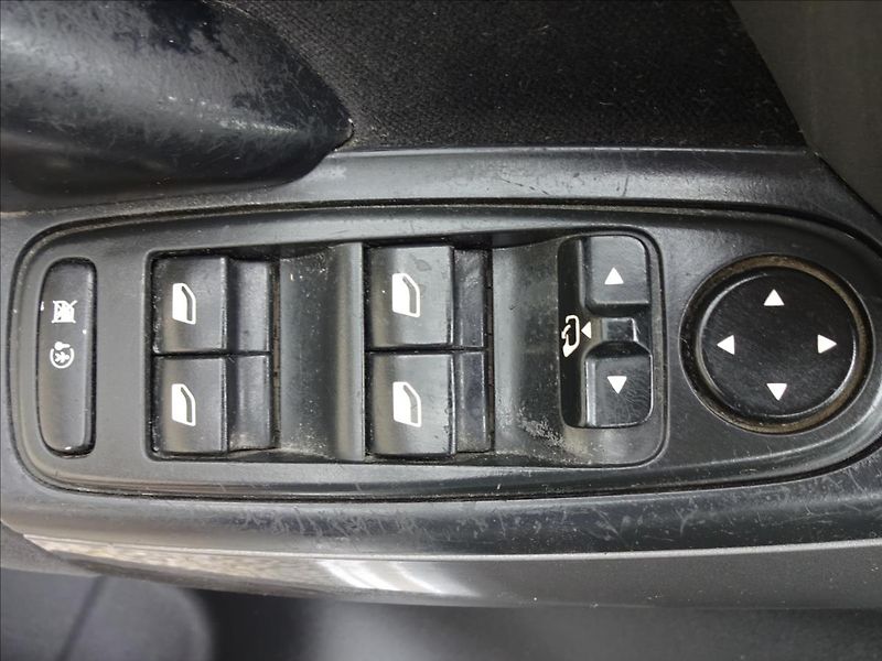 Citroën C4 Picasso 1,6HDI 80kW - fotka 18 z 44