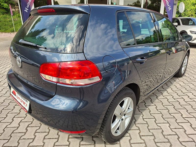Volkswagen Golf (2009) 2.0TDI 103kW 4MOT -TAŽ.ZAŘ. - fotka 8 z 44