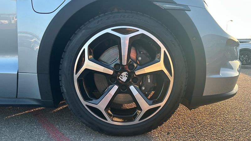 Porsche Taycan 4 Cross Turismo - fotka 10 z 29
