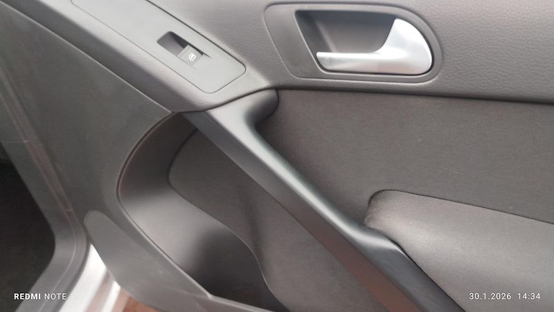 Volkswagen Tiguan (2016) 1.4 Tsi  řemen 92 kw - fotka 20 z 41