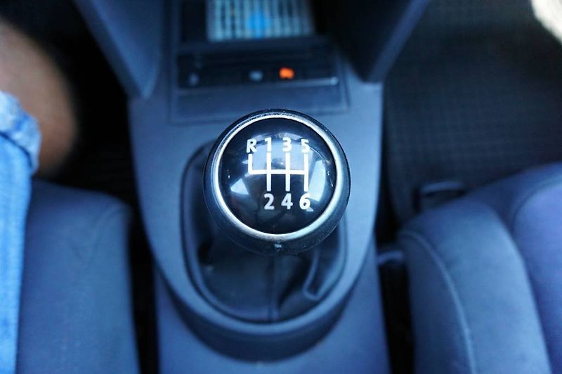Volkswagen Touran (2011) 2,0 TDI 103 kW - fotka 27 z 48