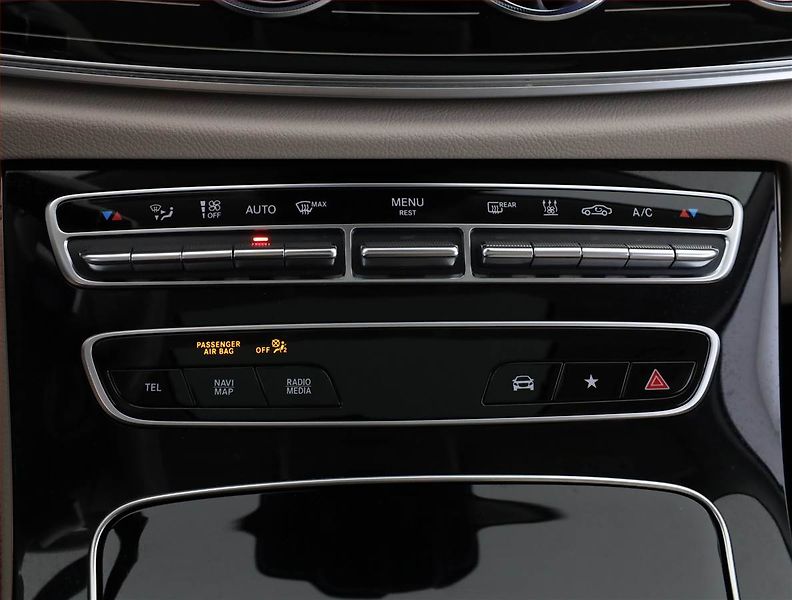 Mercedes-Benz CLS (2022) 400 d 4MATIC - fotka 12 z 18