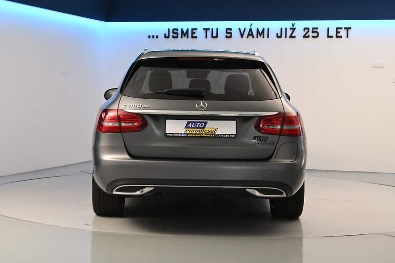 Mercedes-Benz Třídy C (2020) 2.0 300 DE T 9G-TRONIC LED 360 - fotka 6 z 47