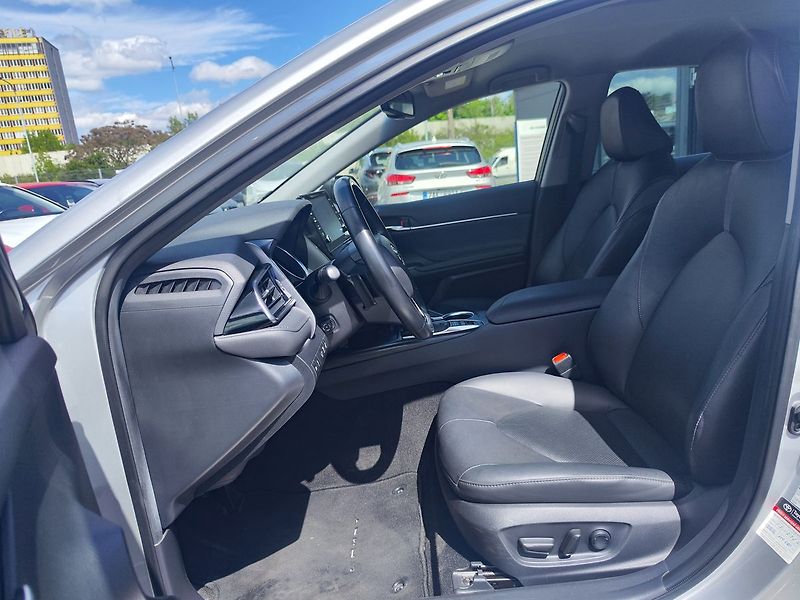 Toyota Camry 2.5 HEV/160kW Executive e-CVT - fotka 14 z 35