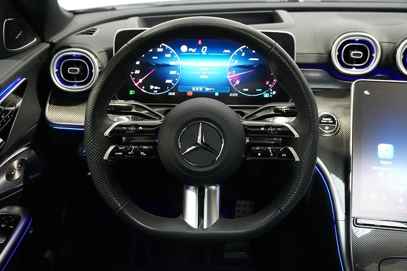 Mercedes-Benz Třídy C C300 4M,HUD,DPH,AMG,PANO,ZÁRUK - fotka 23 z 37