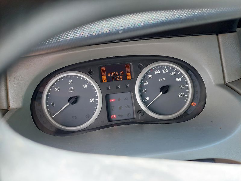 Opel Vivaro (2009) 2.0CDTi-84kW - fotka 11 z 22