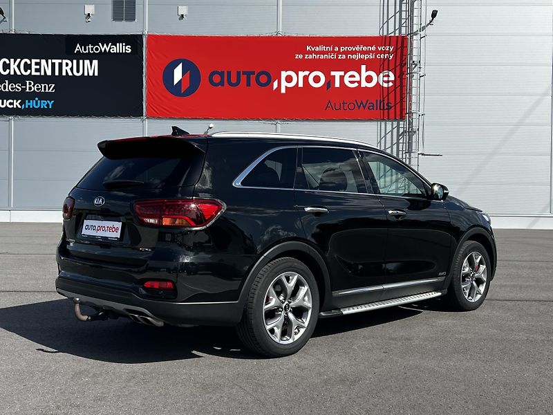 Kia Sorento 2.2 CRDi 4WD GT-Line 7-Míst TZ - fotka 4 z 30