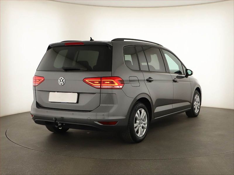 Volkswagen Touran (2016) 1.6 TDI, Navi, Tempomat - fotka 5 z 15