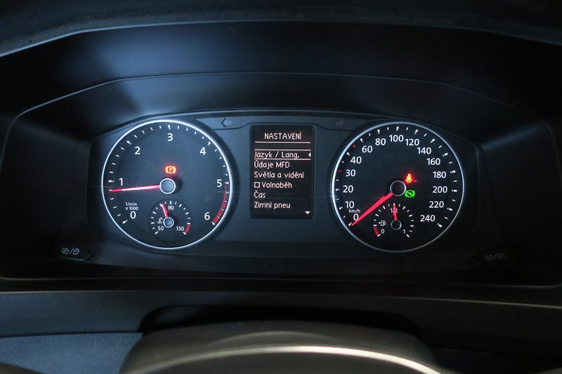 Volkswagen Caravelle (2016) T6 2.0 TDI 110kW Comfort DSG - fotka 18 z 47