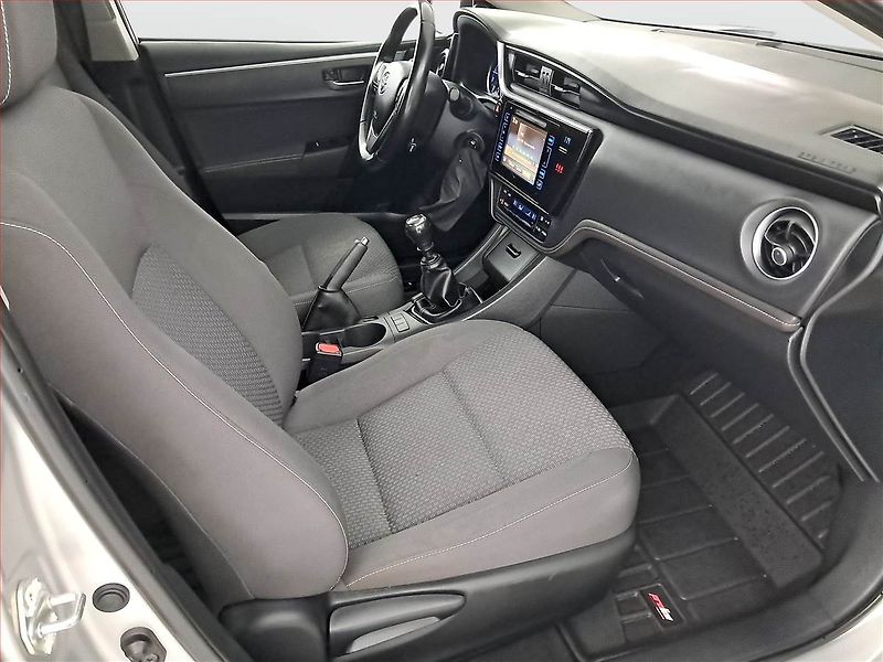 Toyota Corolla (2018) 1.6 Valvematic, Serv.kniha - fotka 9 z 19