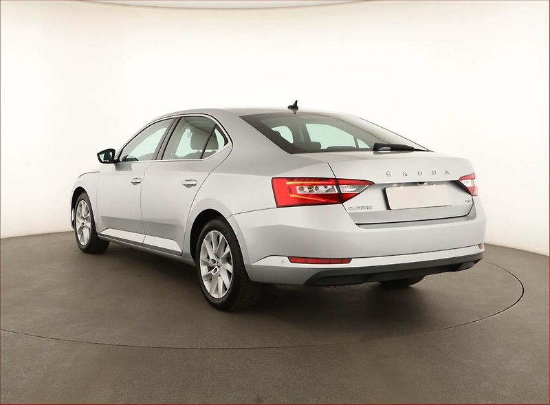 Škoda Superb (2022) Style 2.0 TDI - fotka 4 z 20