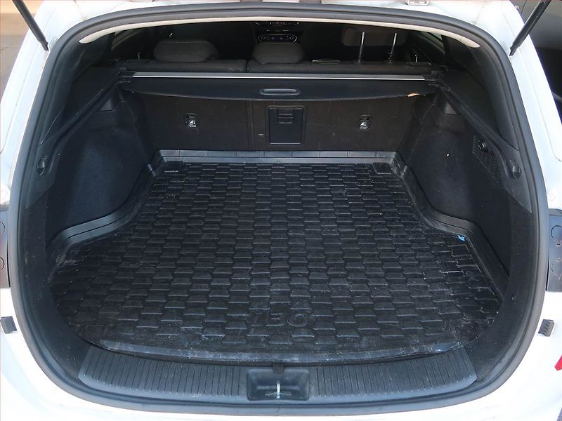 Hyundai i30 (2021) 1.5 T-GDI MHEV, Automat, Navi - fotka 14 z 17