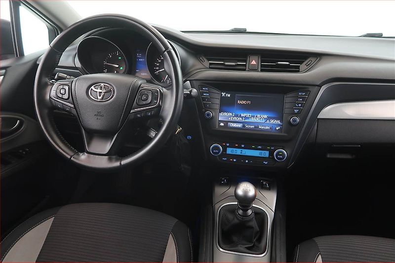 Toyota Avensis (2015) 2.0 D-4D, Serv.kniha, Tempomat - fotka 7 z 18