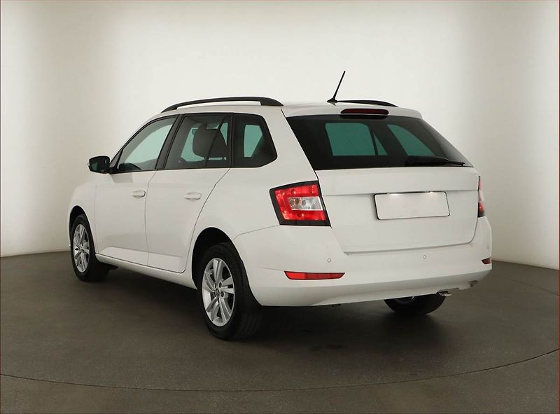 Škoda Fabia (2022) Ambition 1.0 TSI, ČR,1.maj - fotka 4 z 17