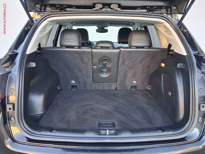 Jeep Compass (2019) 2.0 MJT 4X4, Limited - fotka 7 z 17