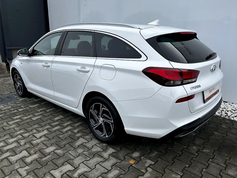 Hyundai i30 (2021) Combi 1.5 T-GDI MHEV MP6 Style - fotka 29 z 30