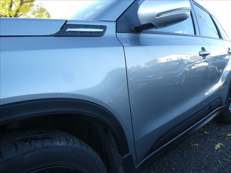 Suzuki Vitara 1,4 BJet 103kW 1.maj,4x4,závěs - fotka 15 z 49