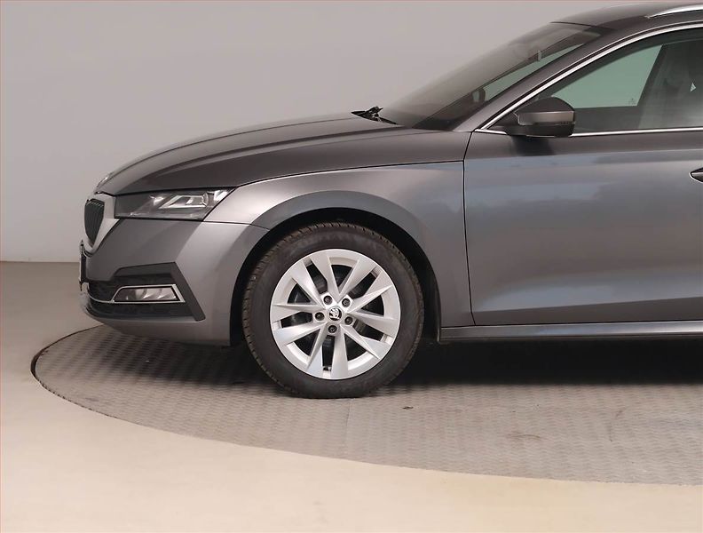 Škoda Octavia (2023) 2.0 TDI, Automat, ČR,1.maj - fotka 15 z 20