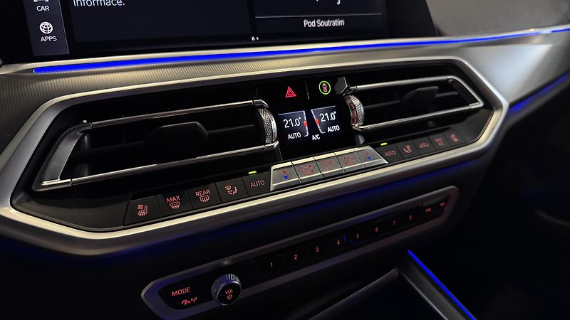 BMW X5 M50i V8 Laser Tažné HUD Záruka - fotka 25 z 33