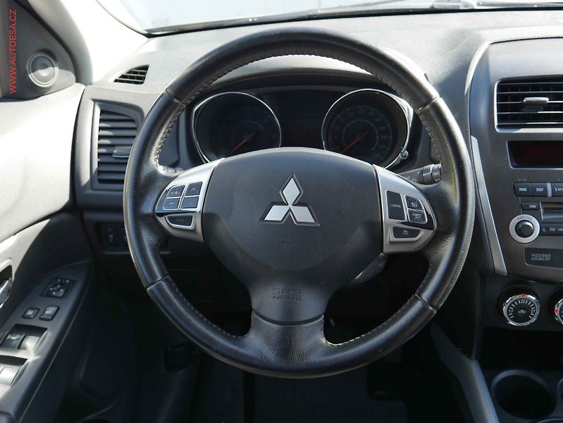 Mitsubishi ASX (2013) 1.8 Di-D 4x4, 1.maj,ČR - fotka 13 z 16