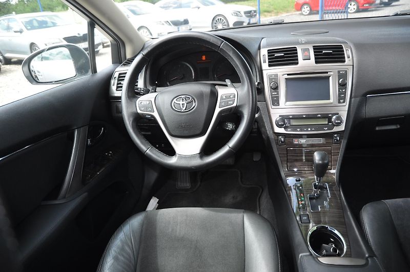 Toyota Avensis 1.8 Valvematic A/T Kůže - fotka 5 z 14