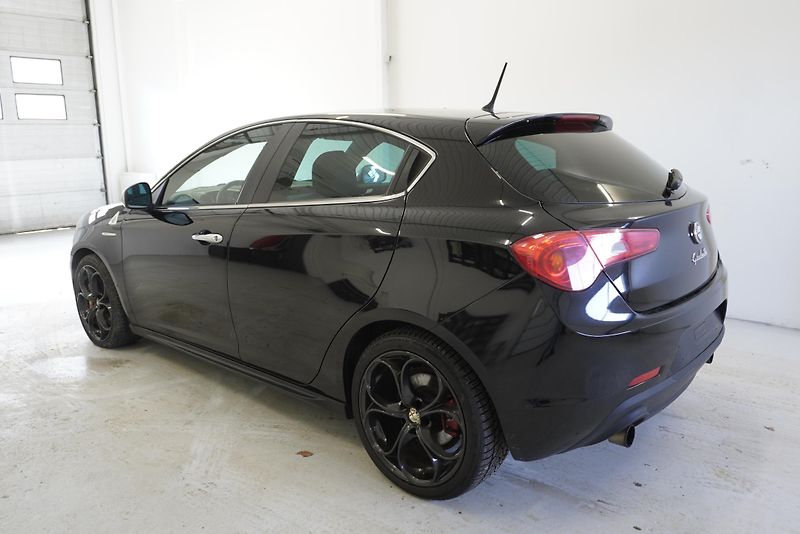 Alfa Romeo Giulietta 1.75 TBI QUADRIFOGLIO VERDE - fotka 9 z 27