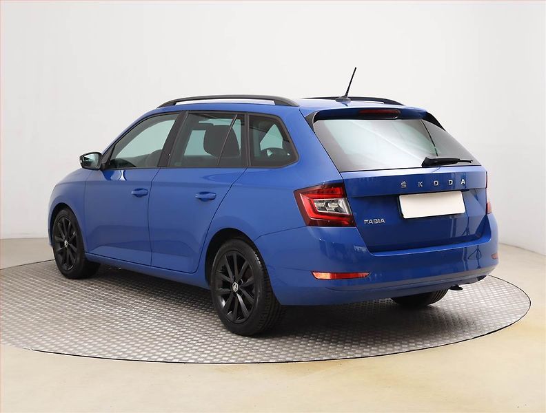 Škoda Fabia (2022) 1.0 TSI, Navi, Tempomat - fotka 4 z 22