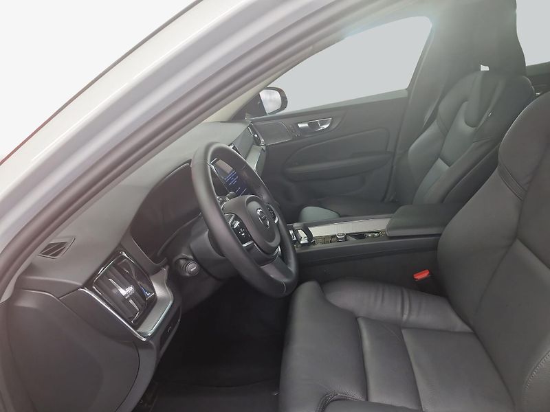 Volvo V60 B4 Plus Dark - fotka 9 z 19
