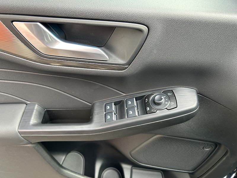 Ford Kuga Top Edition 2.5 PHEV 178kW - fotka 19 z 39