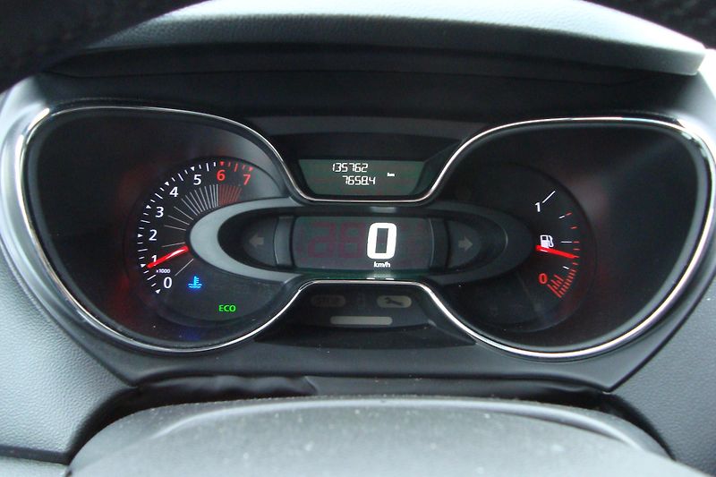 Renault Captur (2017)  0.9 Limited - fotka 62 z 66