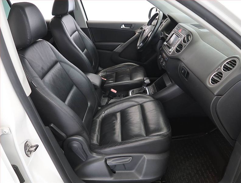 Volkswagen Tiguan (2009) 2.0 TDI, 4X4, Automat, Navi - fotka 9 z 22