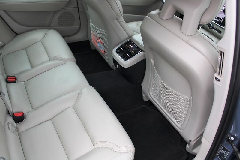 Volvo S90 (2017) 2.0d KŮŽE NAVI KLIMA LED 4x4 - fotka 15 z 29