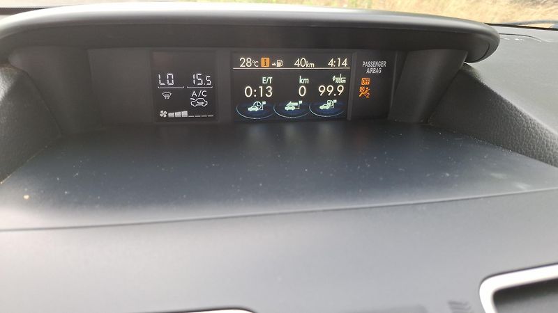 Subaru Forester 2.0 benzin 110 kw 4x4 - fotka 37 z 43