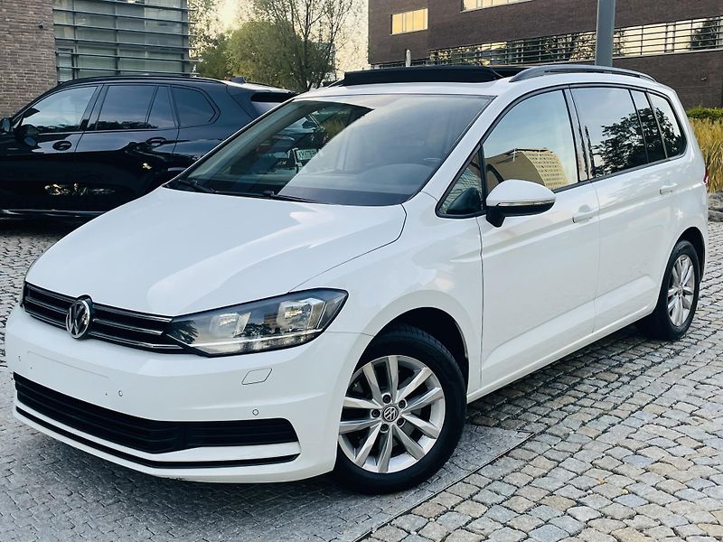Volkswagen Touran 1.6TDI MANUÁL SERVISKA TAŽNÉ - fotka 2 z 44