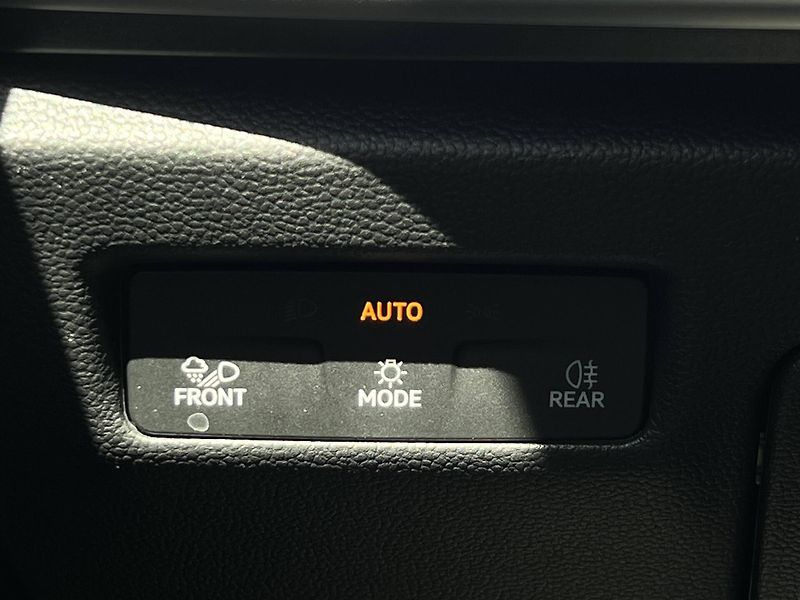 Škoda Superb (2026) L&K 7DSG 2,0TDI - fotka 15 z 23
