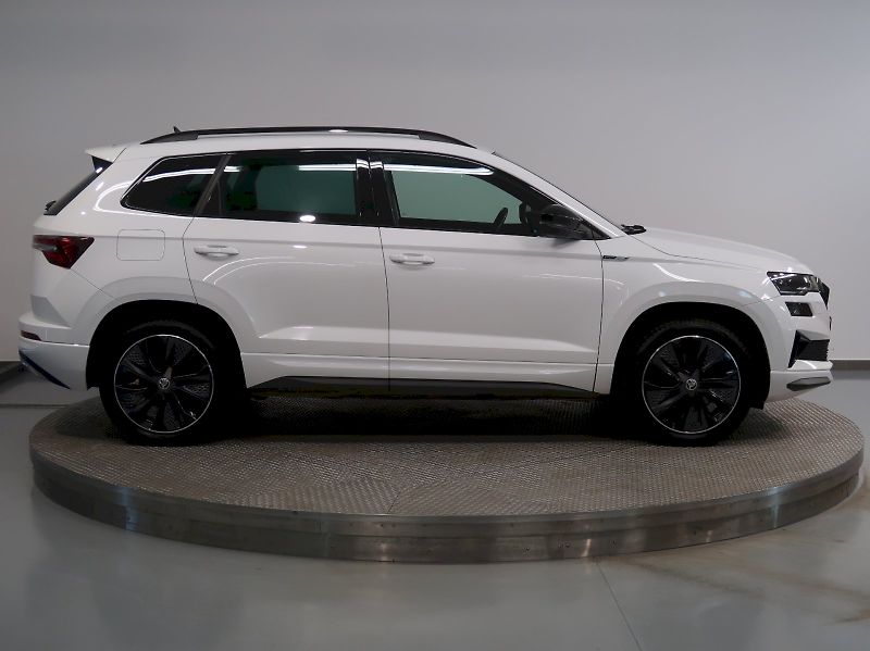 Škoda Karoq (2024) SPORTLINE 1.5TSI 110KW DSG - fotka 8 z 35