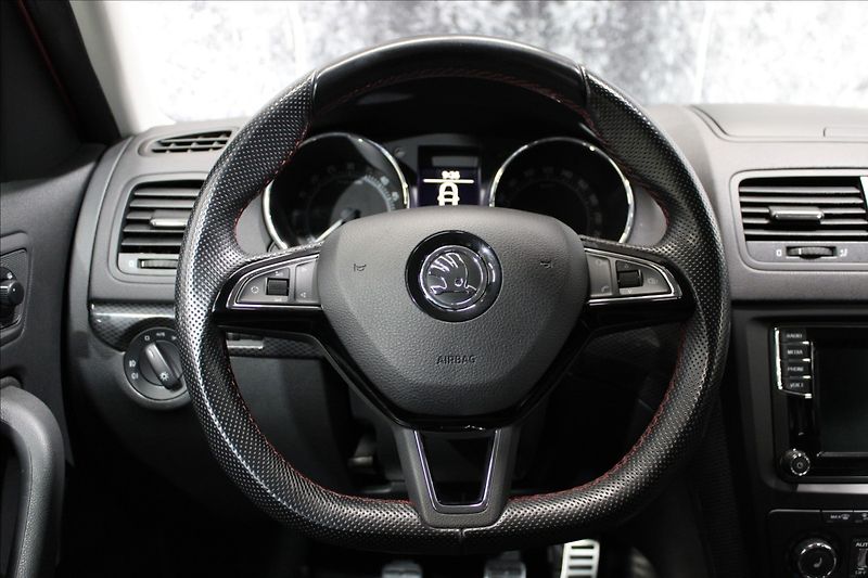 Škoda Yeti 2,0 TDI Monte Carlo rezervován - fotka 21 z 31