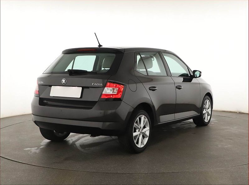 Škoda Fabia (2017) Style 1.0 TSI, Automat, ČR - fotka 5 z 18