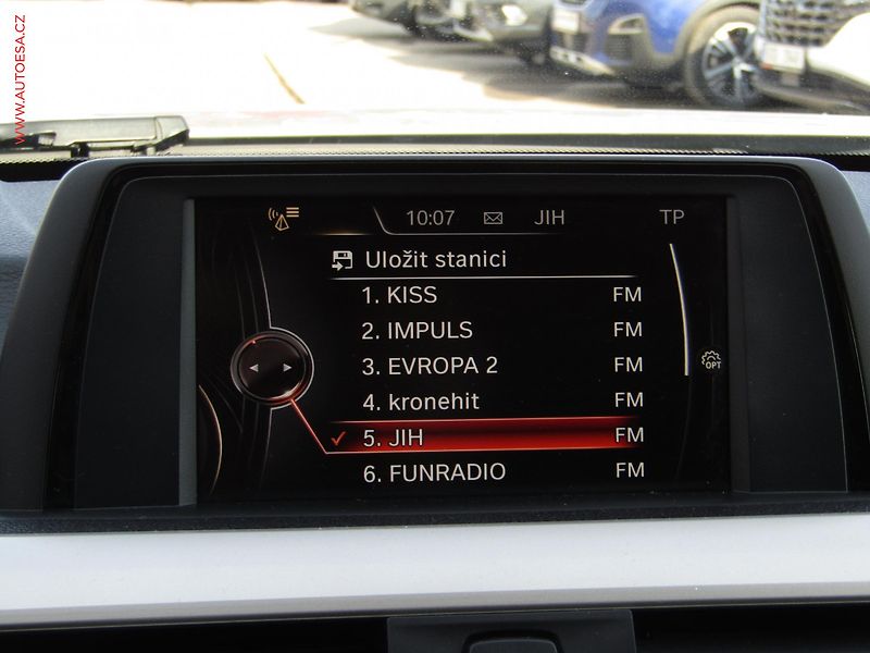 BMW Řada 3 (2016) 2.0 D 316d - fotka 14 z 16