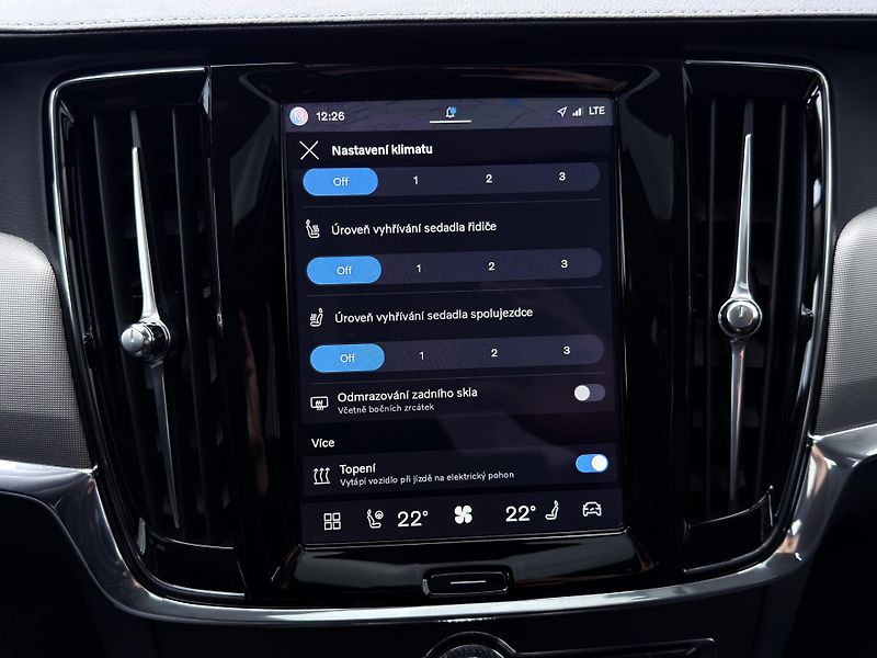 Volvo S90 T8 AWD // ULTIMATE // 335 kW - fotka 48 z 50