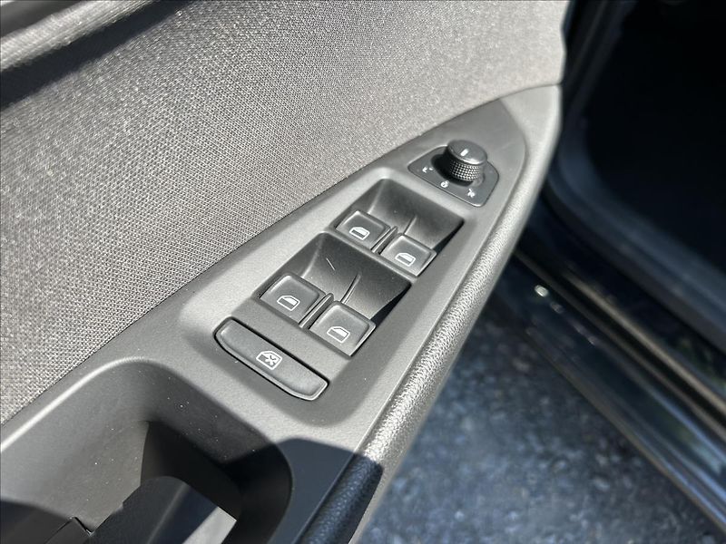 Seat Leon 2,0 TDi 110 kW DSG  Full LED - fotka 13 z 45