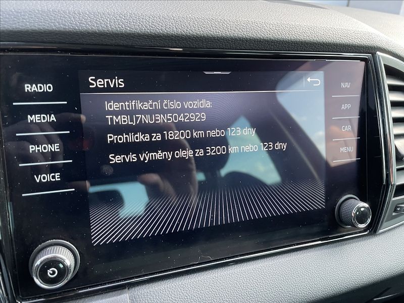 Škoda Karoq 2,0 TDI 110KW DSG 4X4 STYLE - fotka 17 z 29