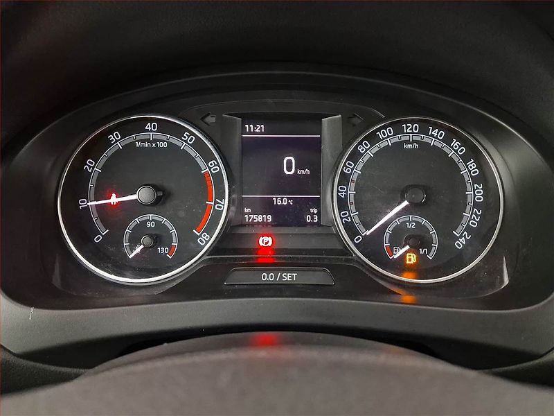 Škoda Rapid (2018) Spaceback 1.0 TSI - fotka 11 z 19