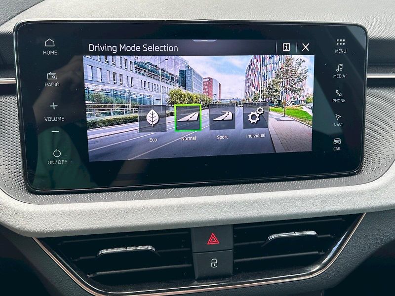 Škoda Scala (2025) Top Selection 1.5 TSI 110 kW D - fotka 27 z 35